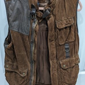 Daniel Cremieux leather vest in men's medium.  Excellent condition.